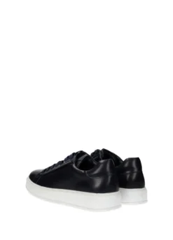 Sneakers><noscript><img width=