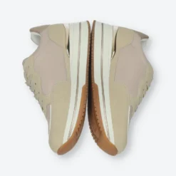Sneakers><noscript><img width=
