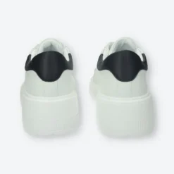 Sneakers><noscript><img width=
