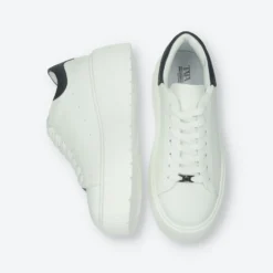 Sneakers><noscript><img width=