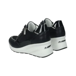 Sneakers><noscript><img width=